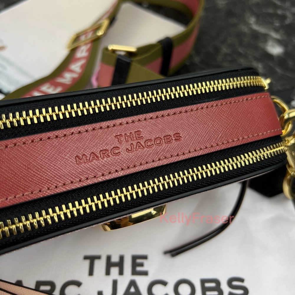 NWOT MARC JACOBS snapshot - Picture 9 of 12